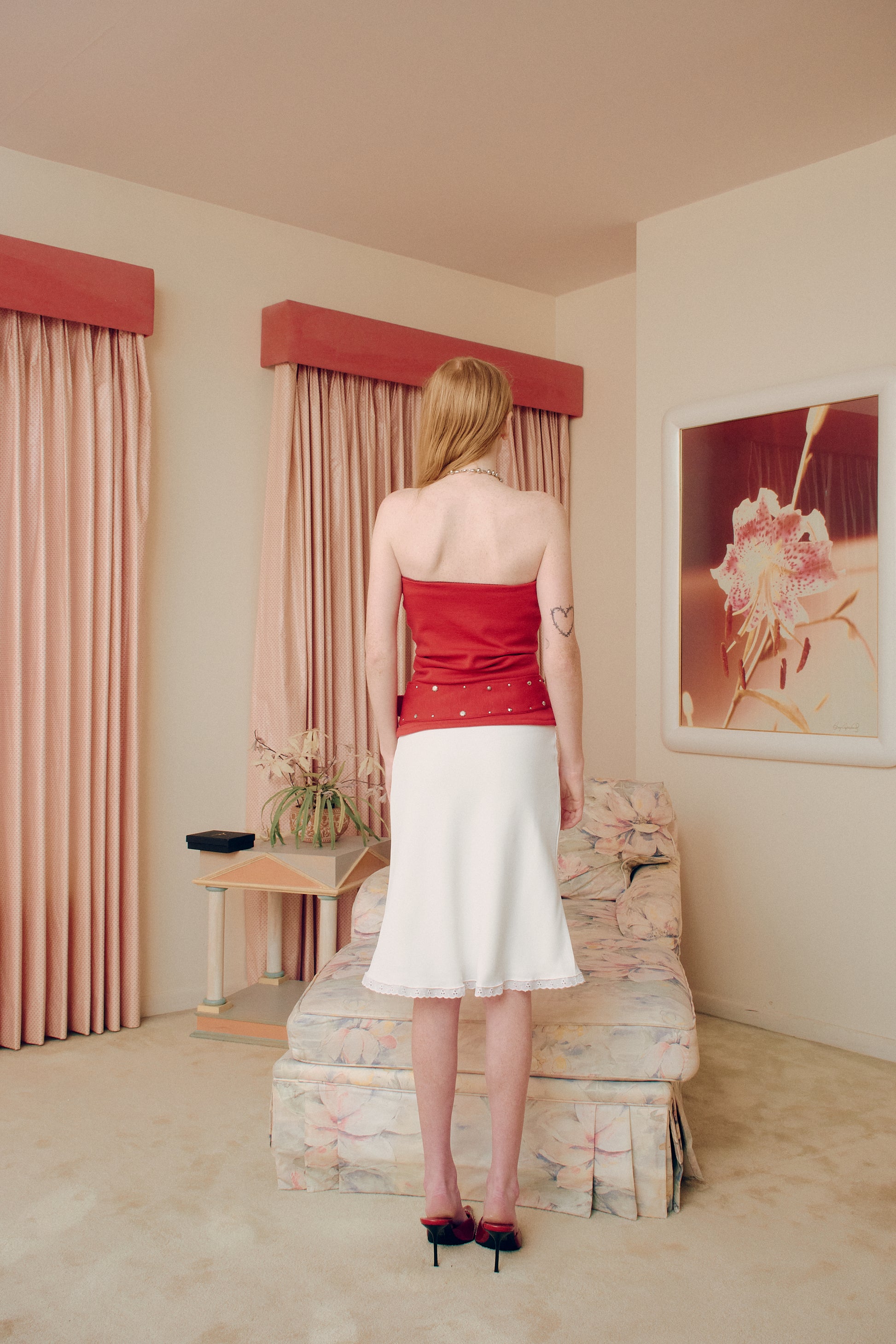 This elegant My Belt Tube Top adds a touch of sophistication to any outfit. The unique design features a belt-like detail that accentuates your waist and creates a flattering silhouette. Made with premium materials, it is both timeless and luxurious. Elevate your style with this exclusive piece.