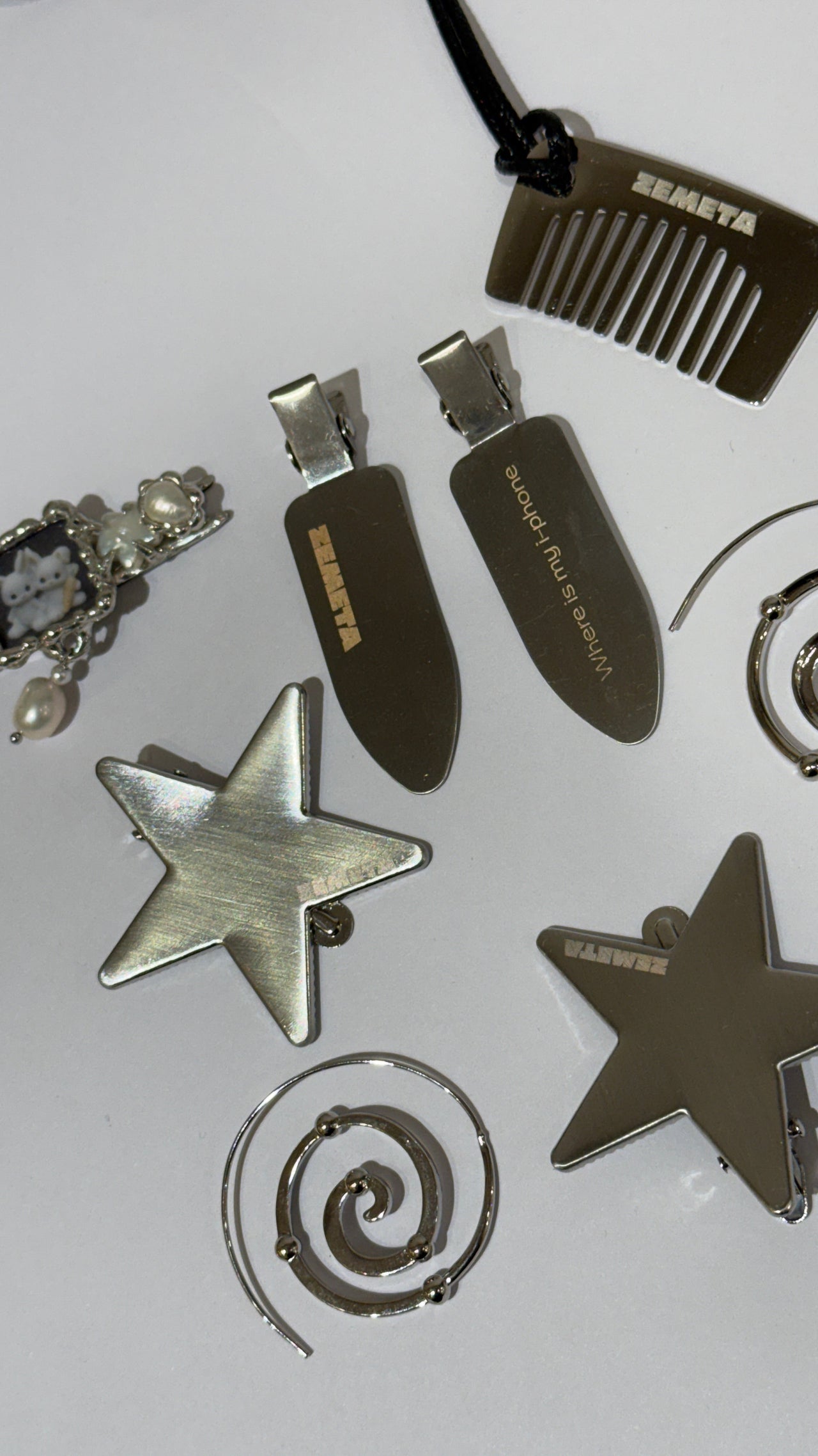 Star Core Hair Clips